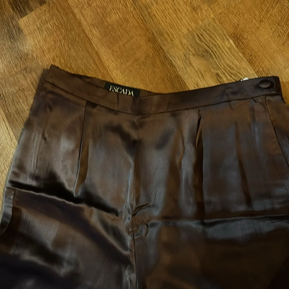 High-Rise Wide-Leg Black Satin Pants - Picture 6 of 11
